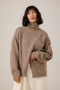 Asymmetric Funnel Neck